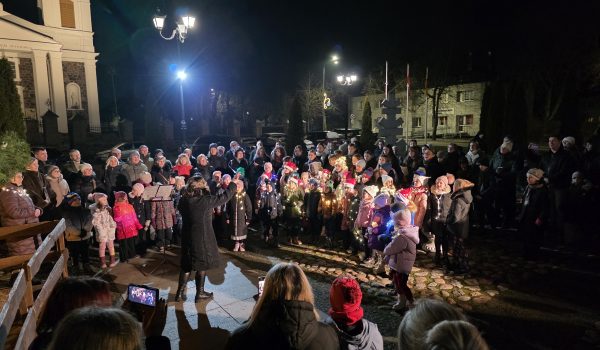 Adolfo Ramanausko-Vanago aikštę užpildė giesmės ir kalėdinė dvasia