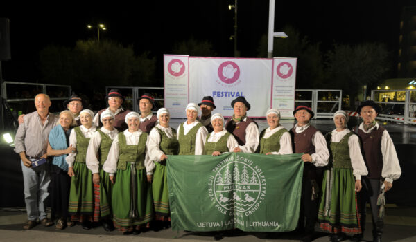 Veisiejų kultūros namų liaudiškų šokių kolektyvas „Pušynas“ iš tarptautinio meno festivalio Italijoje sugrįžo su įspūdingomis pergalėmis